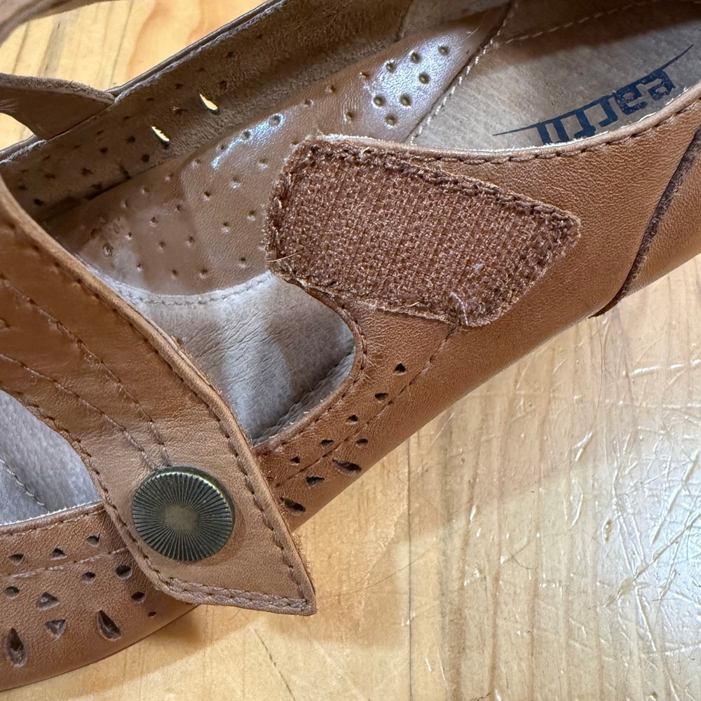 Earth Dione Alpaca Leather Light Brown Cutout Strappy Mary Jane Shoes Size 8.5 - Picture 8 of 10